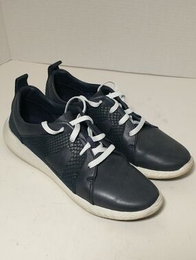 Clarks Cowley Faye Women's Sneakers, Leather, Blue, Size 9.5,‎ Classic, Preppy